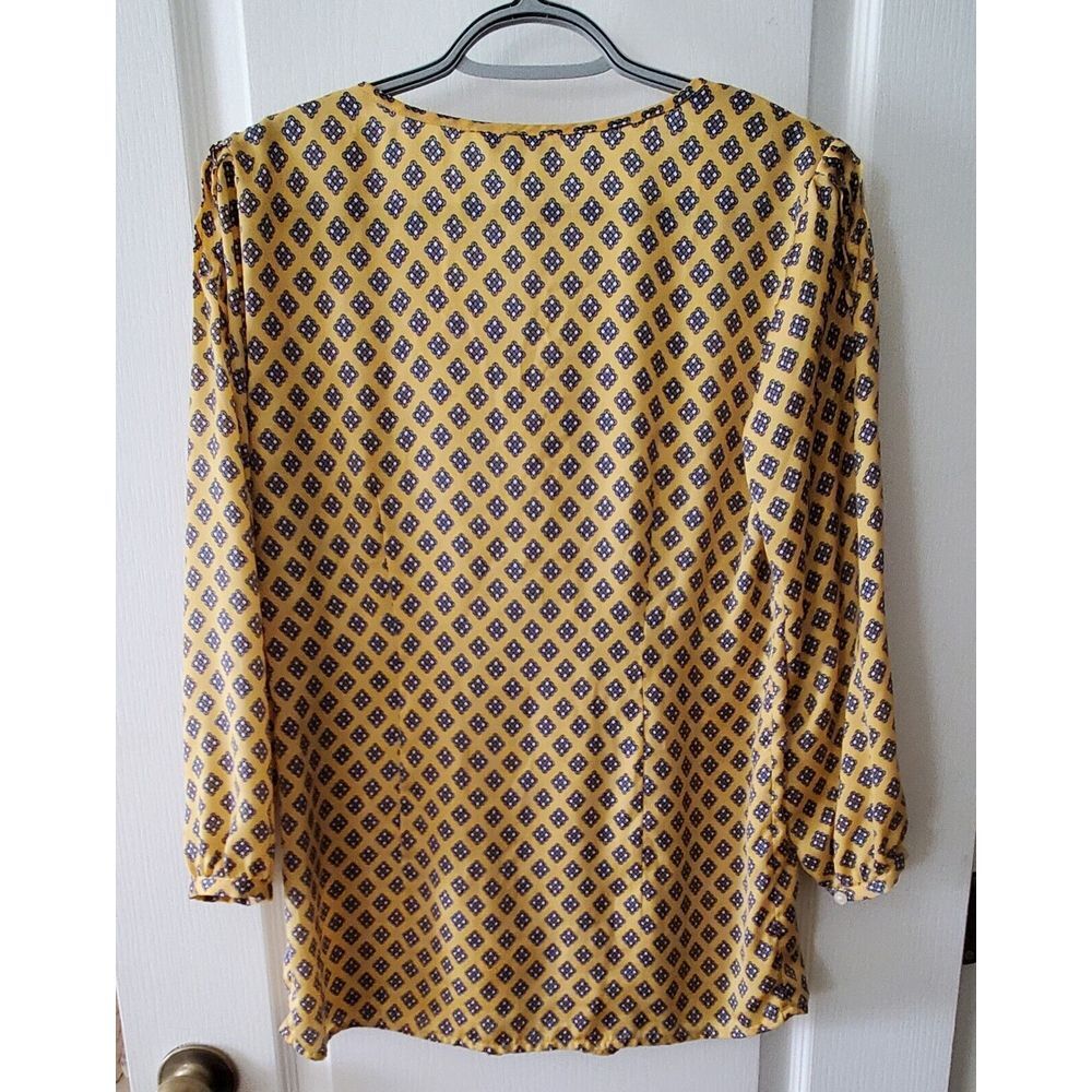 G.H. Bass & Co Women's Blouse Long Sleeve Button Up Yellow Satin Size XS - Picture 6 of 8